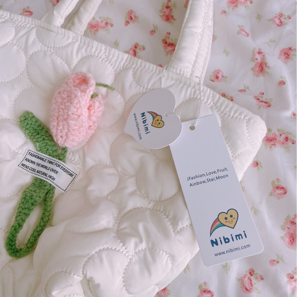 Puffed Quilted Bag with Tulip Flower - Picture 3 of 7